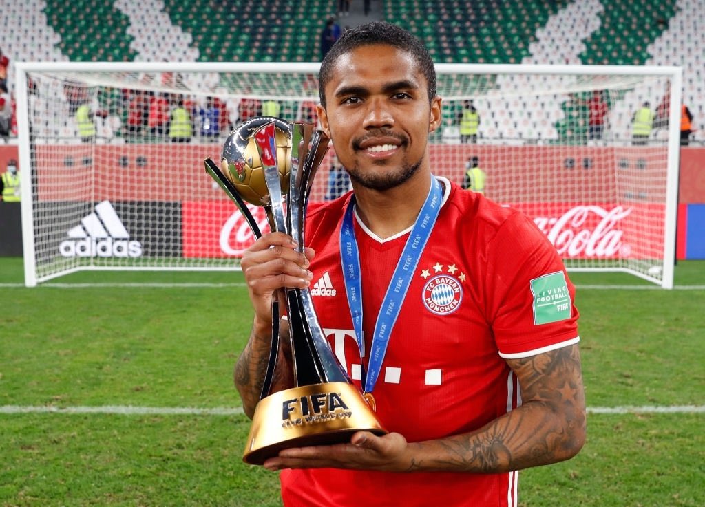 Douglas Costa em pauta no Cruzeiro?
