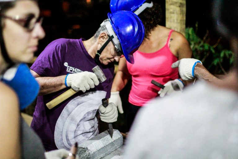 Inscrições abertas: Escola de Ofícios de Mariana destaca a capacitação feminina na construção civil para o novo semestre