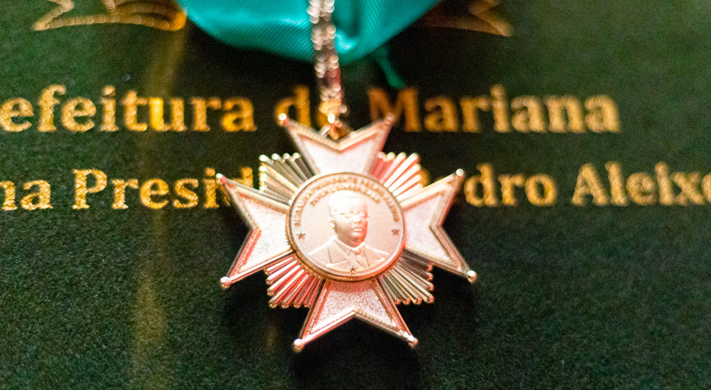 Presidente do STF é homenageado com Medalha Pedro Aleixo, em Mariana
