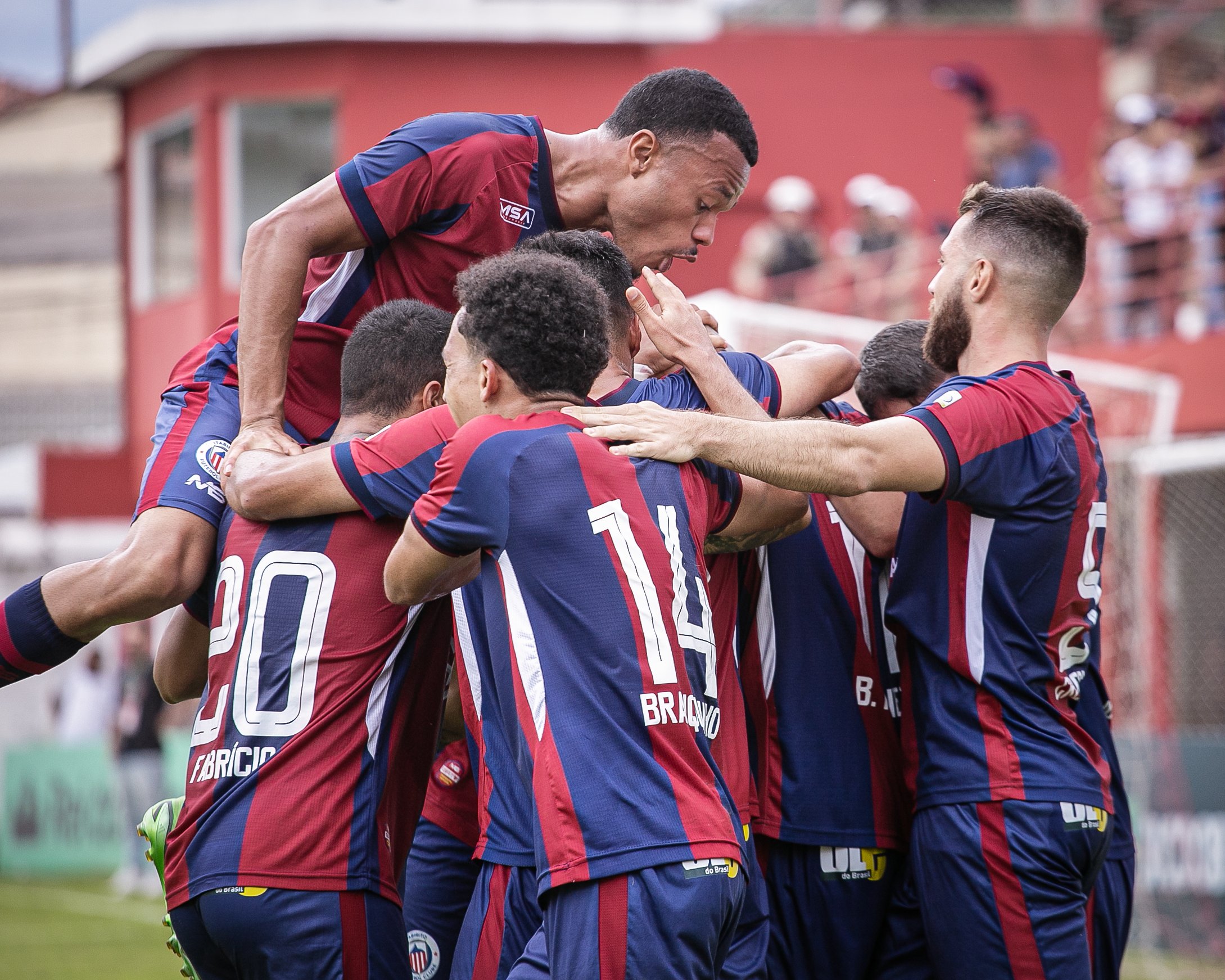 Itabirito goleia em casa e se aproxima da decisão do Troféu Inconfidência