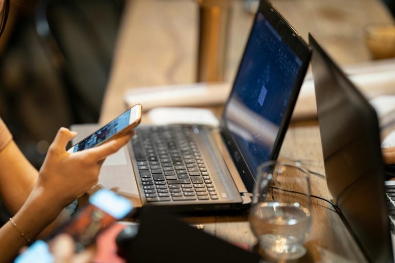 Como analisar estatísticas e tendências para melhorar seus palpites esportivos