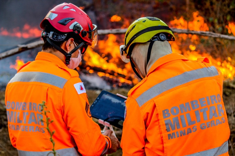Bombeiros de MG realizam três concursos públicos com salários de até R$ 11 mil