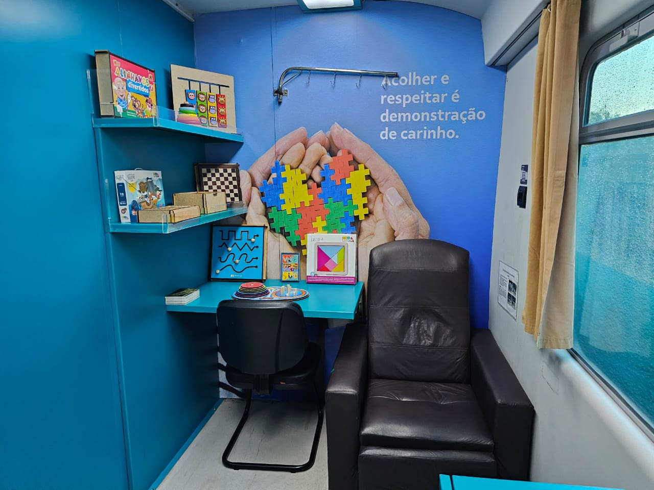 Sala de acolhimento para neurodivergentes no Trem de Passageiros da Estrada de Ferro Vitória a Minas