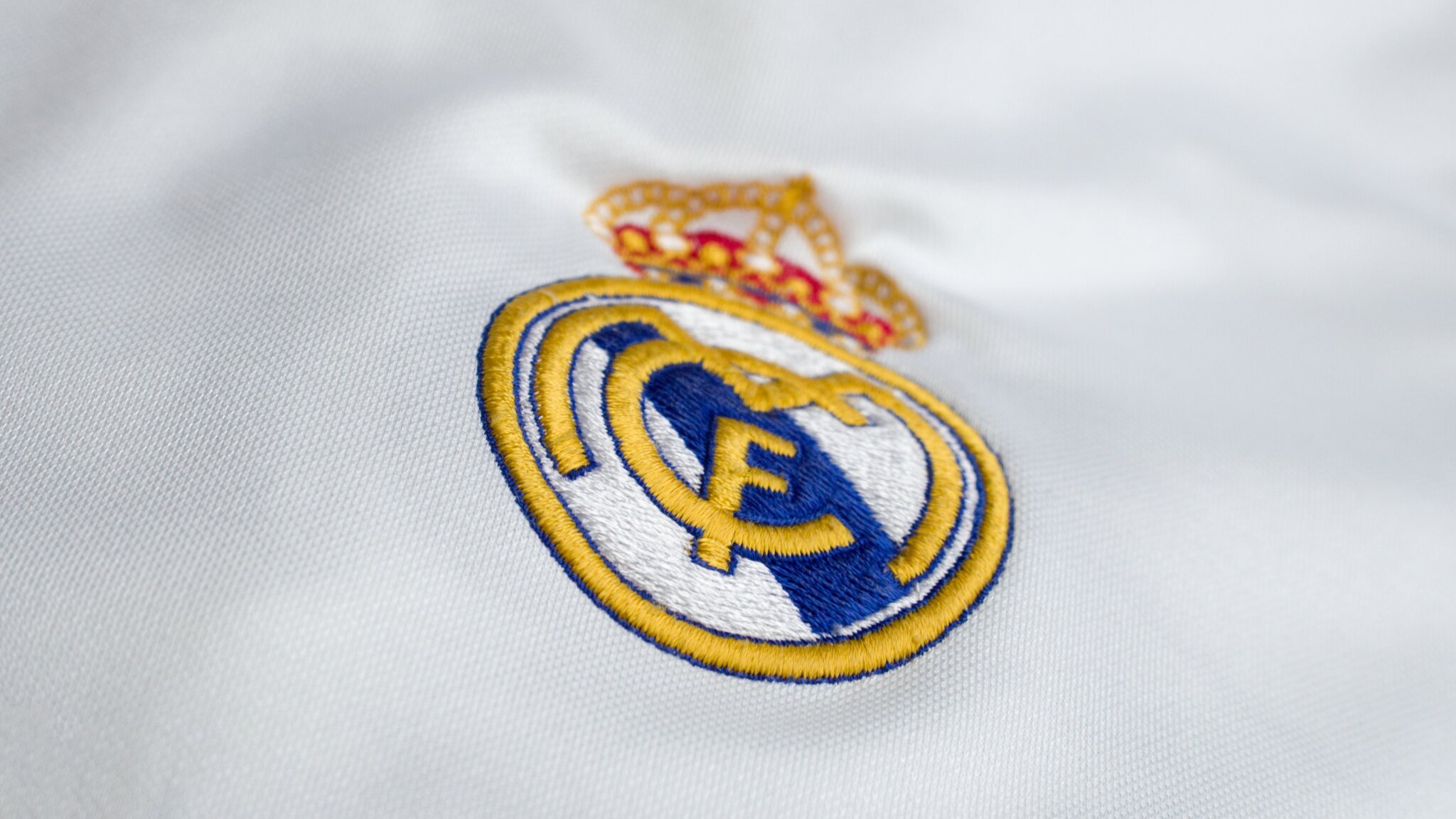 Endrick recebe elogios de Courtois, mas recebe críticas da mídia em início pelo Real; confira