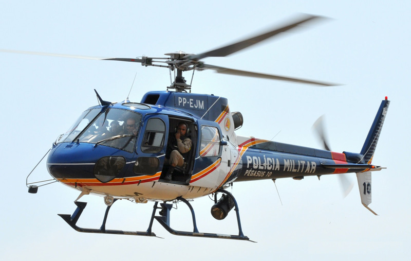 PM de Ouro Preto realiza buscas de helicóptero por suspeito que fugiu para área de mata