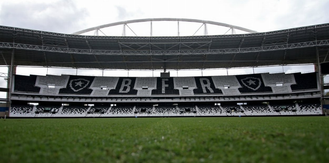 Polêmica sobre gramados sintéticos no futebol brasileiro