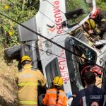 Equipes de resgate atuam no socorro das vítimas do acidente em Ouro Preto