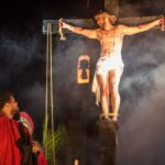 Milhares de fiéis acompanham a Paixão de Cristo em Congonhas