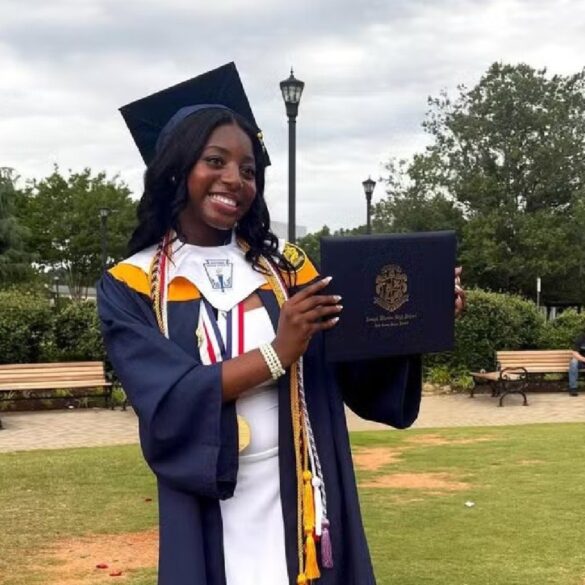 Jovem estudante americana é aprovada em 53 universidades e se torna símbolo de inspiração