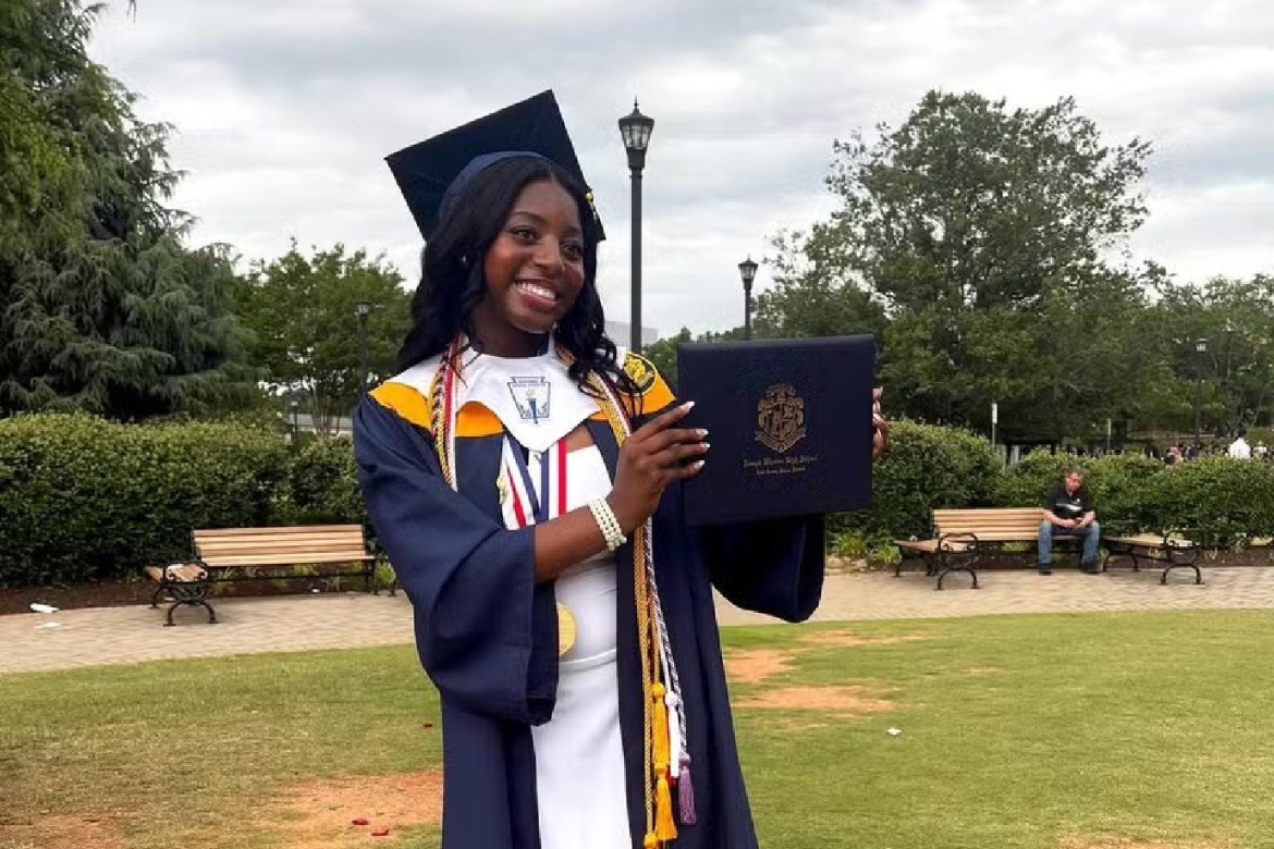 Jovem estudante americana é aprovada em 53 universidades e se torna símbolo de inspiração