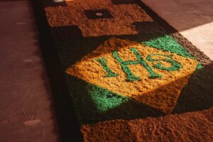 Corpus Christi: entenda a celebração religiosa e os símbolos que marcam a data no Brasil
