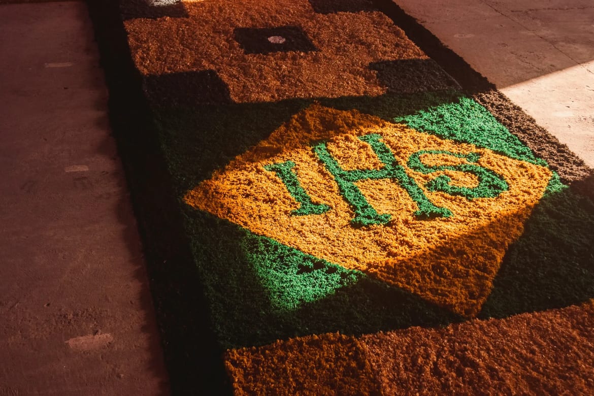 Corpus Christi: entenda a celebração religiosa e os símbolos que marcam a data no Brasil