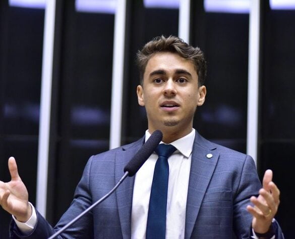 Câmara de São João del-Rei recua e rejeita homenagens a Nikolas Ferreira após pressão popular