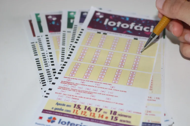 Resultado Lotofácil 3443 de hoje, terça-feira (15/07/25)