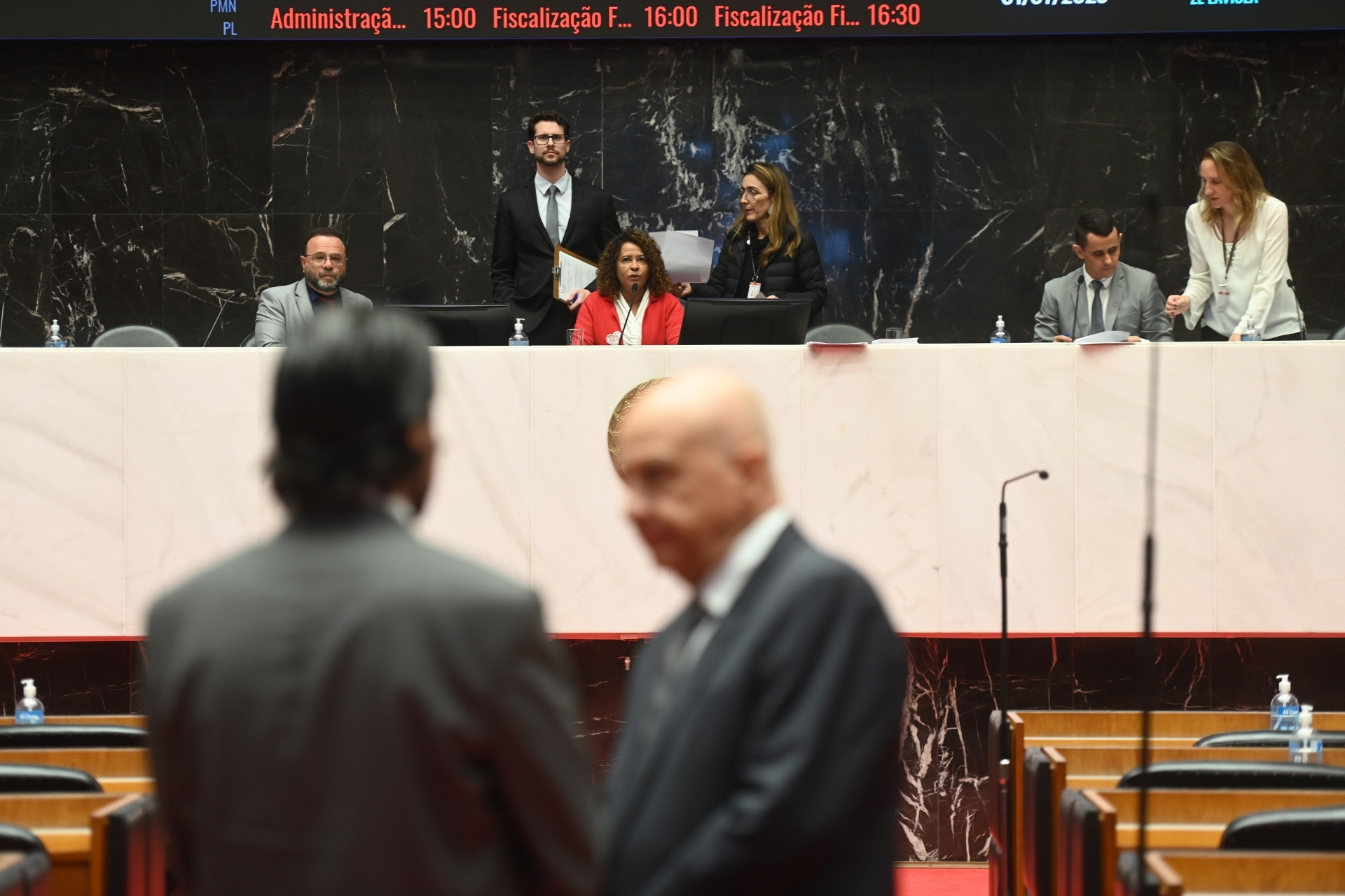 TCE-MG propõe criação de cargos, reajustes salariais e novas estruturas administrativas em três projetos de lei enviados à ALMG