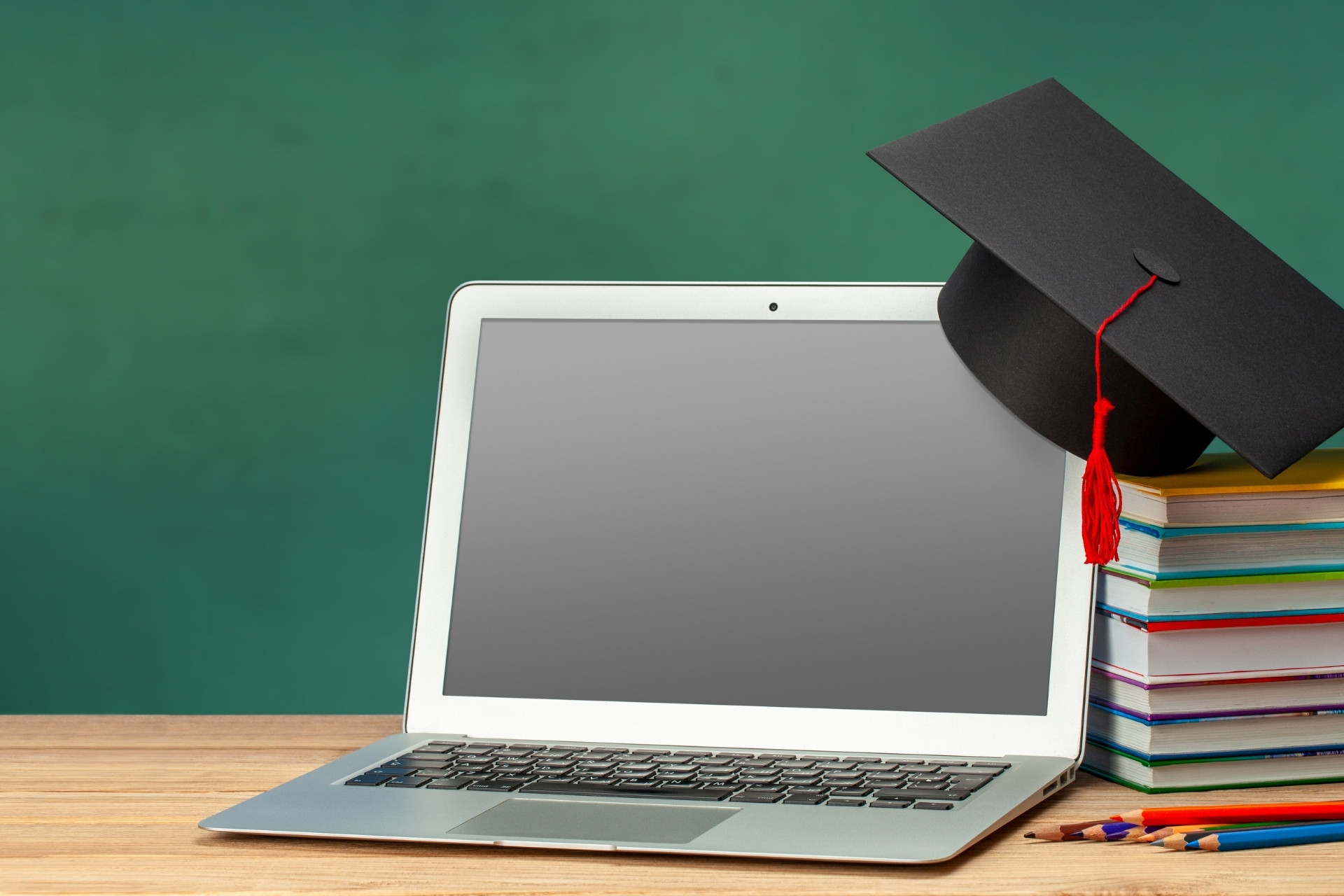 Universidade pública oferece mais de duas mil vagas em cursos de graduação a distância