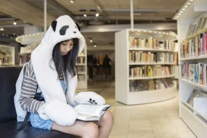 Suécia recua da educação 100% digital e investe na volta dos livros impressos