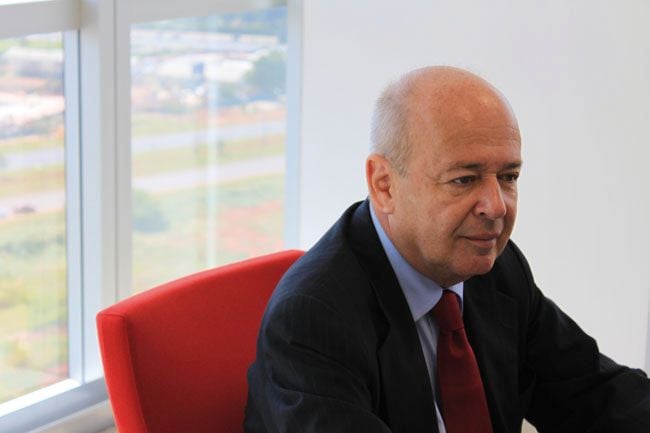 Angelo Oswaldo lança livro sobre o barroco mineiro em evento na Academia Mineira de Letras