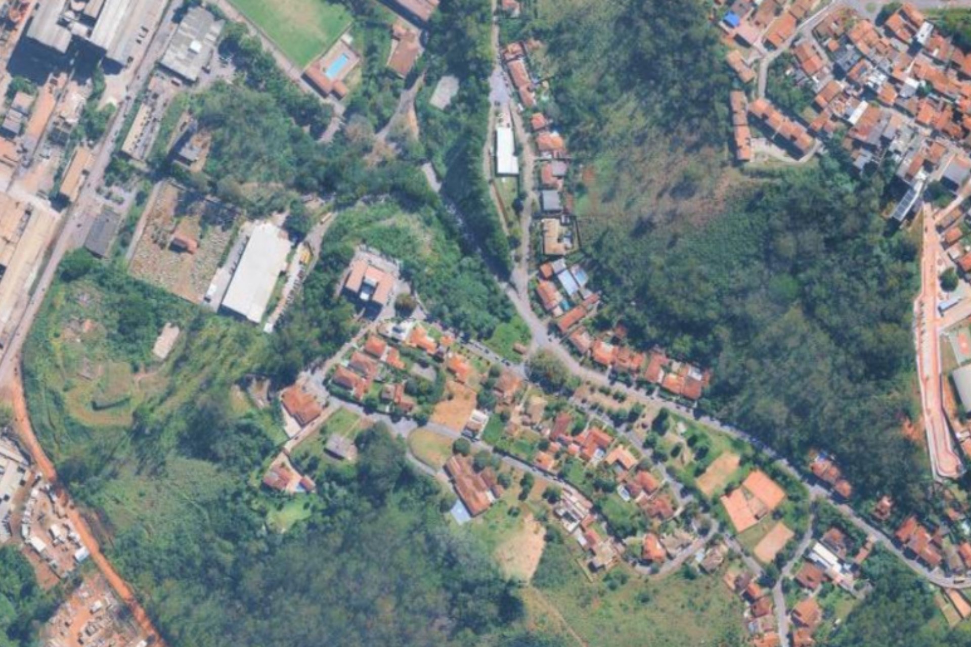 Prefeitura de Ouro Preto abandona tentativa de conciliação com a Novelis e pede cumprimento judicial de acordo sobre área no bairro Saramenha