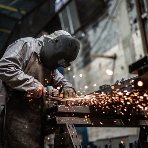 Siderurgia pode cortar até 37 mil empregos no Brasil, aponta entidade