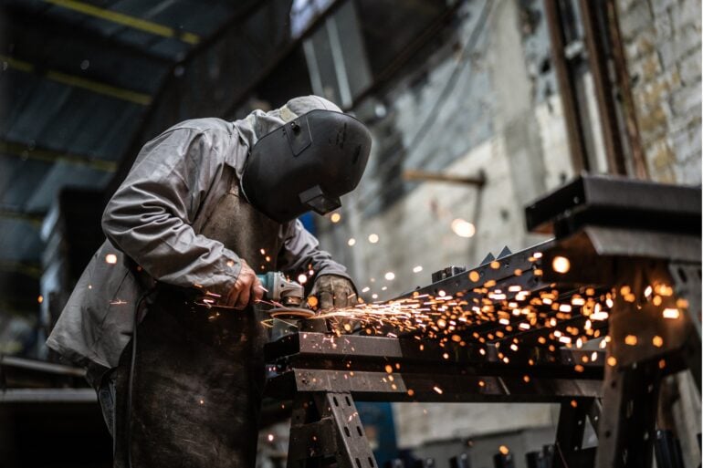 Siderurgia pode cortar até 37 mil empregos no Brasil, aponta entidade
