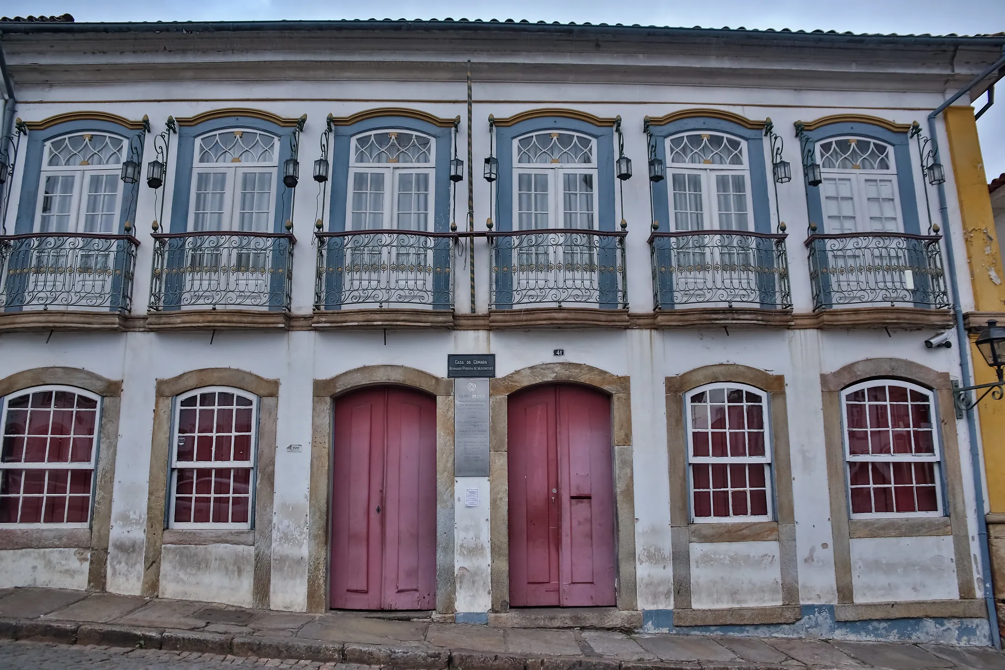 Câmara de Ouro Preto homenageia personalidades com Comenda Antônio Francisco Lisboa e Mérito Religioso