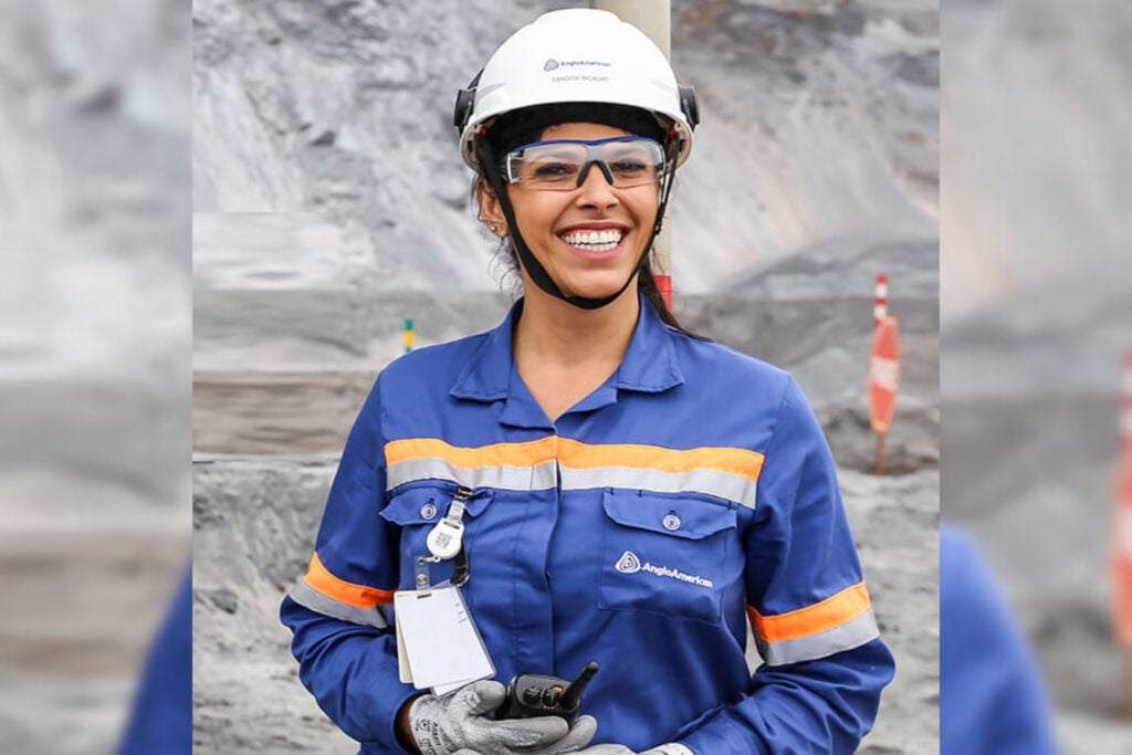 Mineradora de ferro em MG anuncia oportunidades e cadastro para operadores