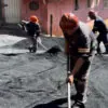 Prefeitura de Ouro Preto intensifica manutenção asfáltica em bairros da cidade