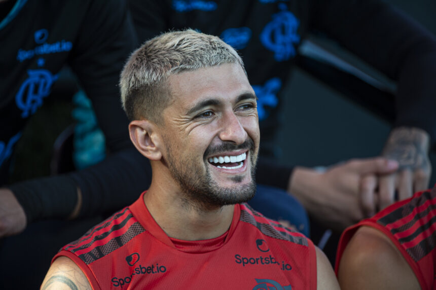 Rei da América: Arrascaeta é finalista do prêmio de melhor jogador do continente