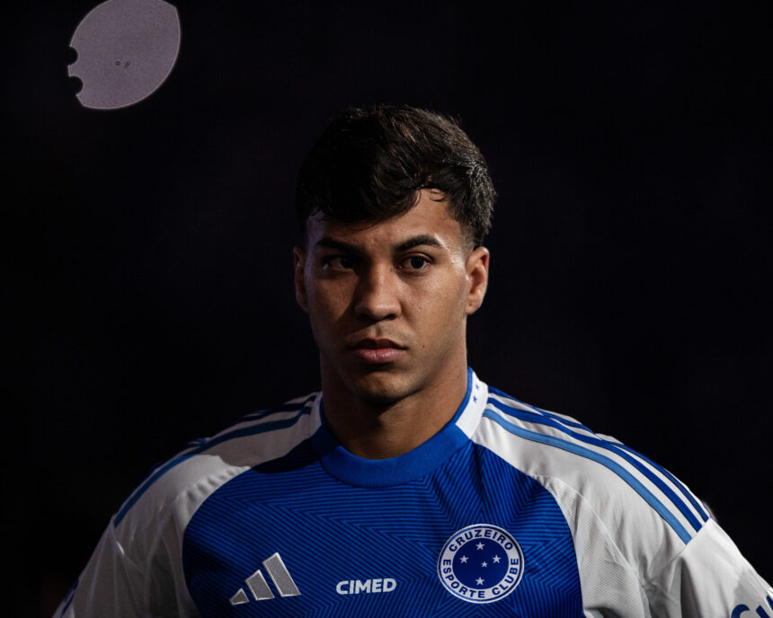 Flamengo tenta igualar sua maior compra da história, mas Cruzeiro não aceita vender Kaio Jorge