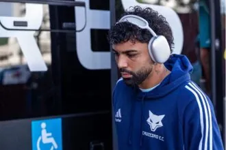 "Assumo minha responsabilidade e meu erro", diz Gabigol após perder pênalti decisivo na Copa do Brasil