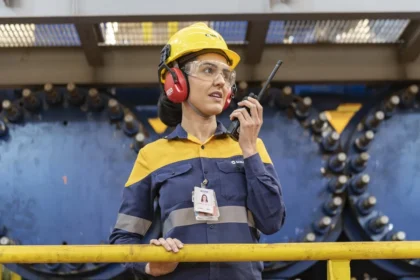 Cursos técnicos gratuitos são ofertados pela Samarco em quatro localidades de Minas